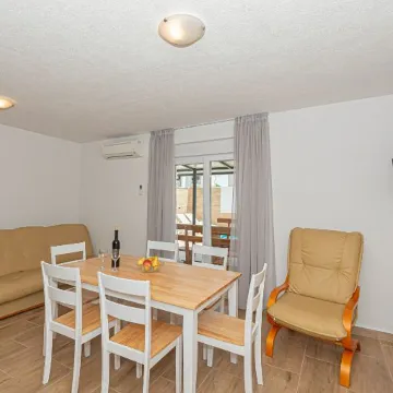 Holiday House in Tribunj for 8 Guests