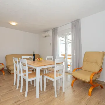 Holiday House in Tribunj for 8 Guests