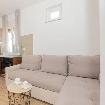 Holiday House in Tribunj for 8 Guests