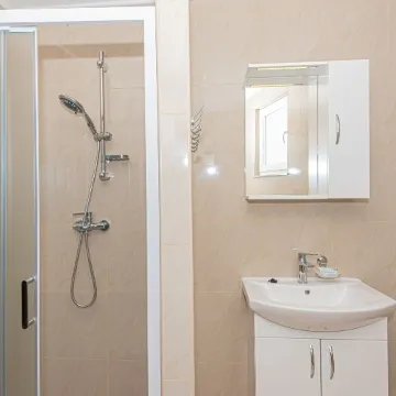 Holiday House in Tribunj for 8 Guests