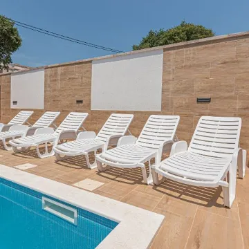 Holiday House in Tribunj for 8 Guests