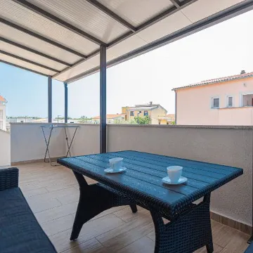 Holiday House in Tribunj for 8 Guests