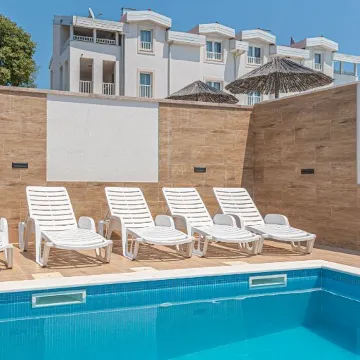 Holiday House in Tribunj for 8 Guests