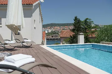 Seaside Retreat House Šibenik with Pool