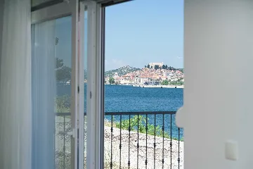 Seaside Retreat House Šibenik with Pool