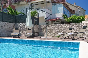Seaside Retreat House Šibenik with Pool