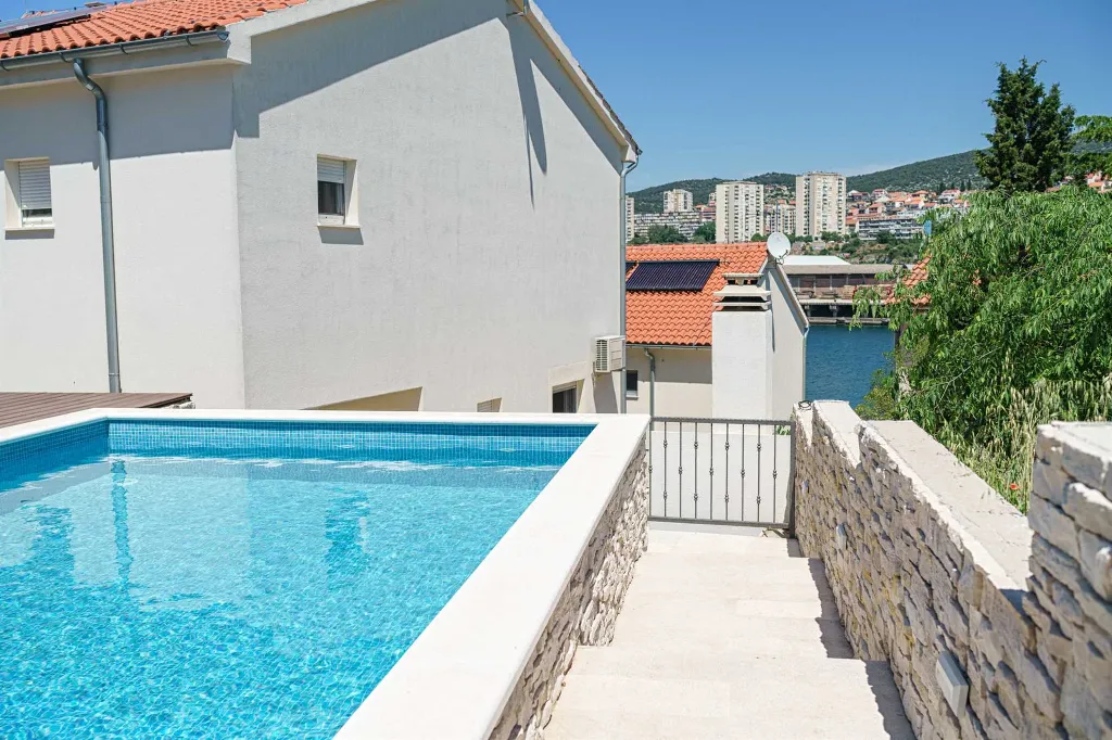 Seaside Retreat House Šibenik with Pool