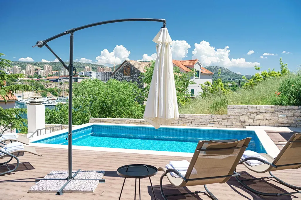 Seaside Retreat House Šibenik with Pool