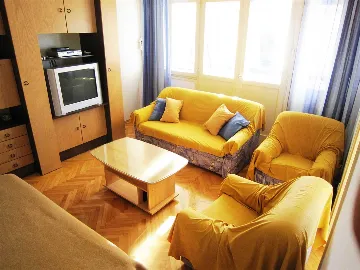 Two-Bedroom Apartment in Primošten with Sea-View Balcony