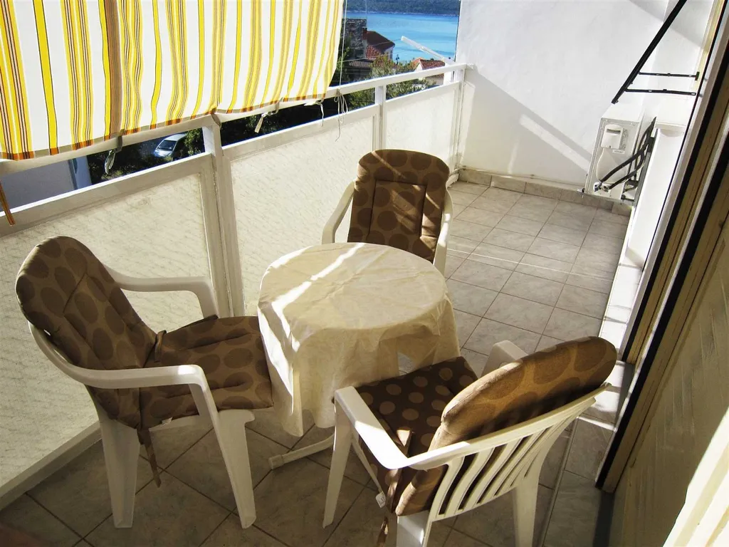 Two-Bedroom Apartment in Primošten with Sea-View Balcony