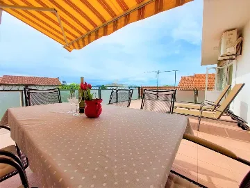 Vodice 3-Bedroom Apartment with Large Terrace
