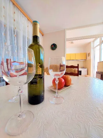 Vodice 3-Bedroom Apartment with Large Terrace