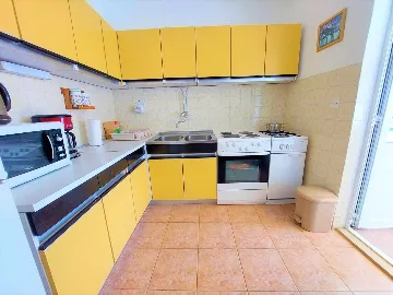 Vodice 3-Bedroom Apartment with Large Terrace