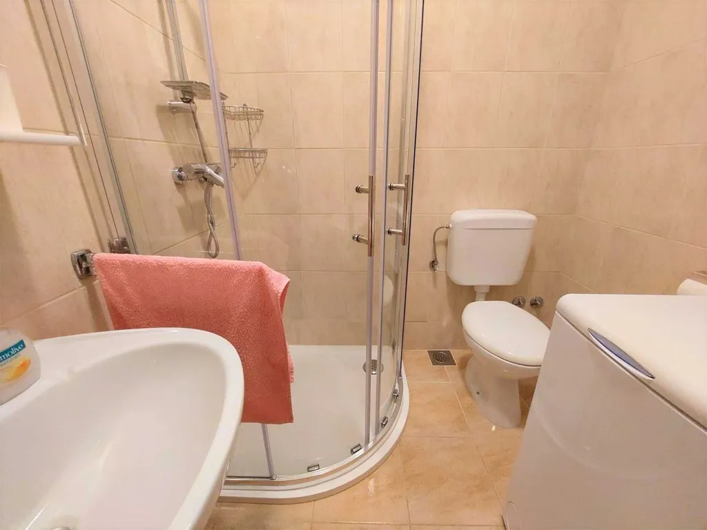 Vodice 3-Bedroom Apartment with Large Terrace