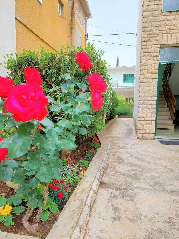 Vodice 3-Bedroom Apartment with Large Terrace