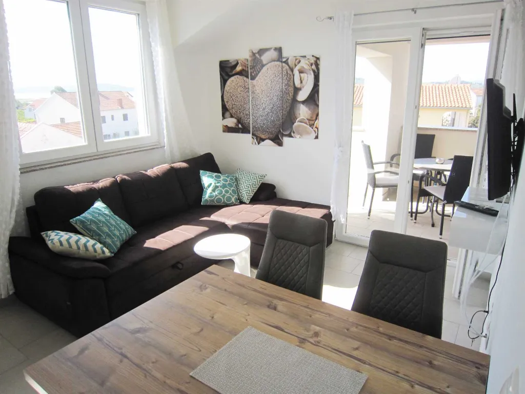Srima Vodice Apartment for 4 Guests with Balcony