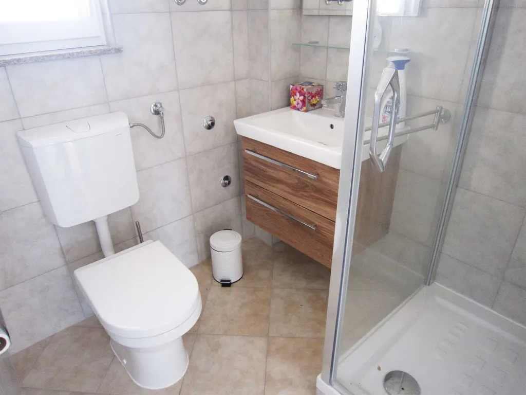 Srima Vodice Apartment for 4 Guests with Balcony