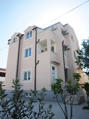 Srima, Vodice Apartment for Up to 6 Guests
