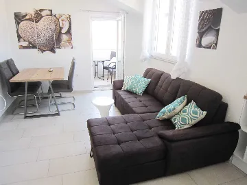 Air-conditioned 1-Bedroom Apartment in Srima-Vodice