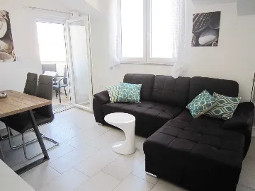 Air-conditioned 1-Bedroom Apartment in Srima-Vodice