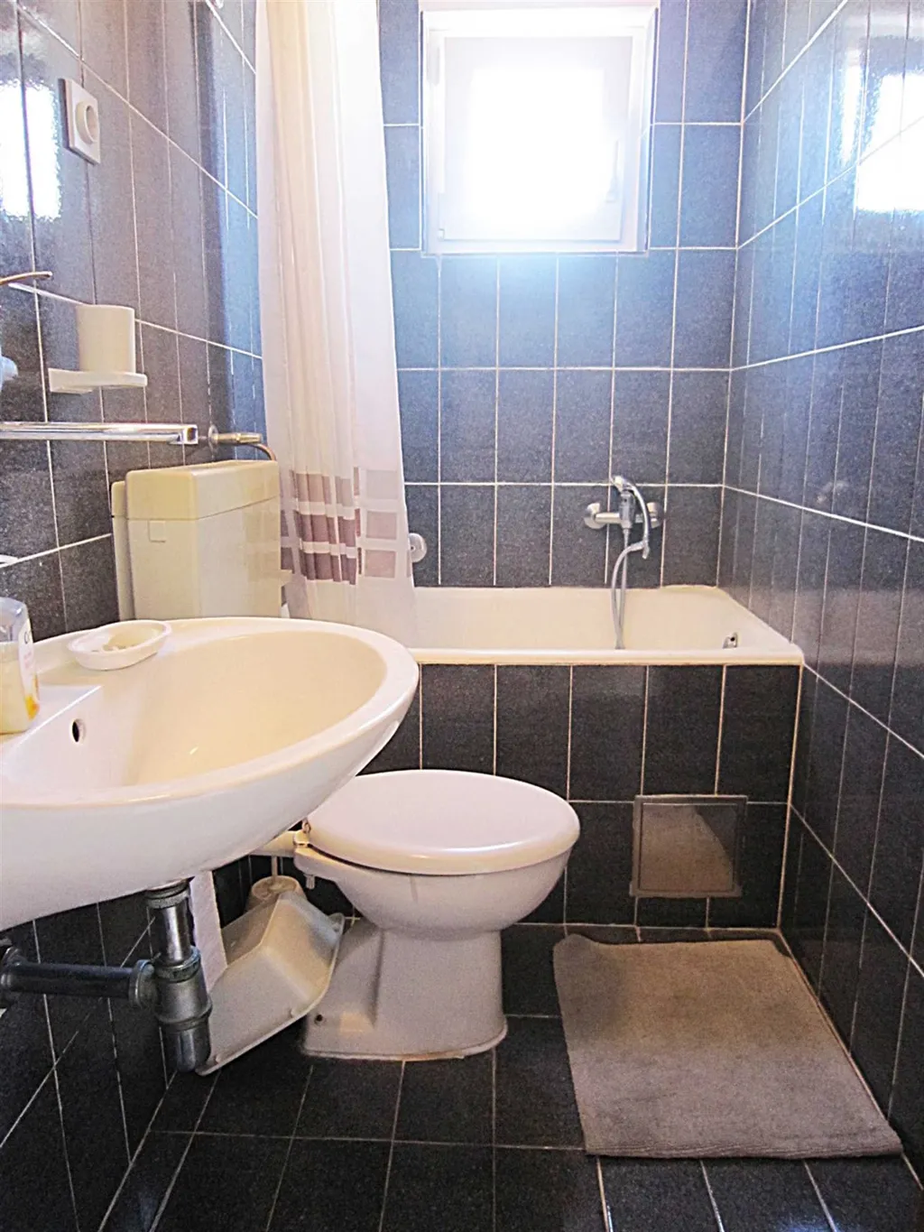 Vodice 1-Bedroom Apartment with Sea-View Balcony