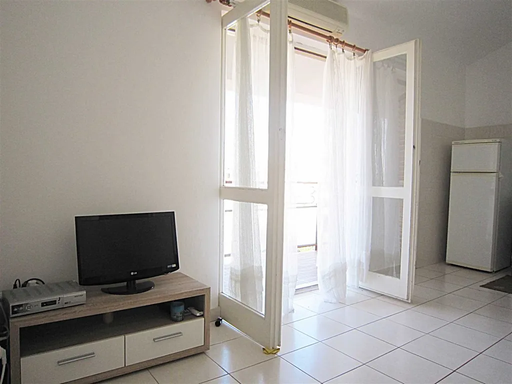 Vodice 1-Bedroom Apartment with Sea-View Balcony