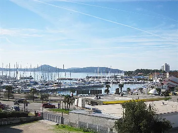 Vodice 1-Bedroom Apartment with Sea-View Balcony