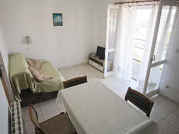 Vodice 1-Bedroom Apartment with Sea-View Balcony