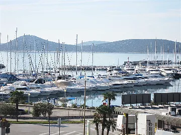 Vodice 1-Bedroom Apartment with Sea View Balcony