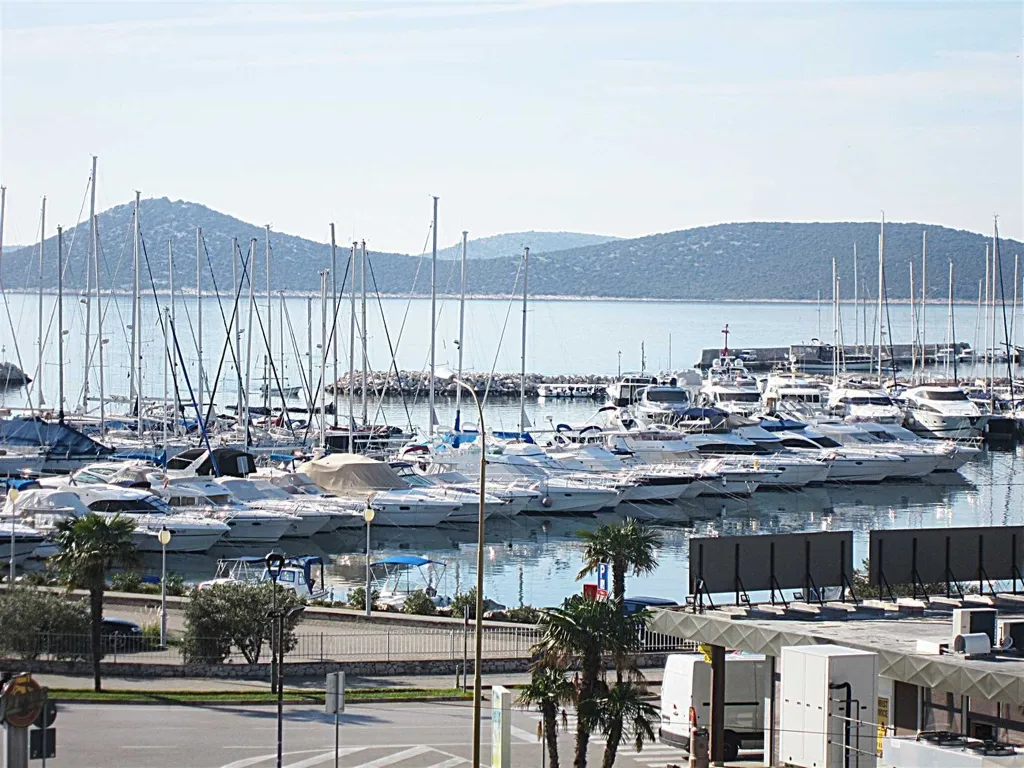Vodice 1-Bedroom Apartment with Sea View Balcony