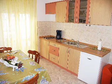 Vodice 1-Bedroom Apartment with Terrace for up to 4