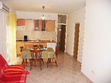 Vodice 1-Bedroom Apartment with Terrace for up to 4
