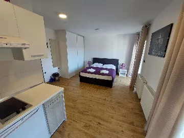 Vodice Studio Apartment with Balcony for 2