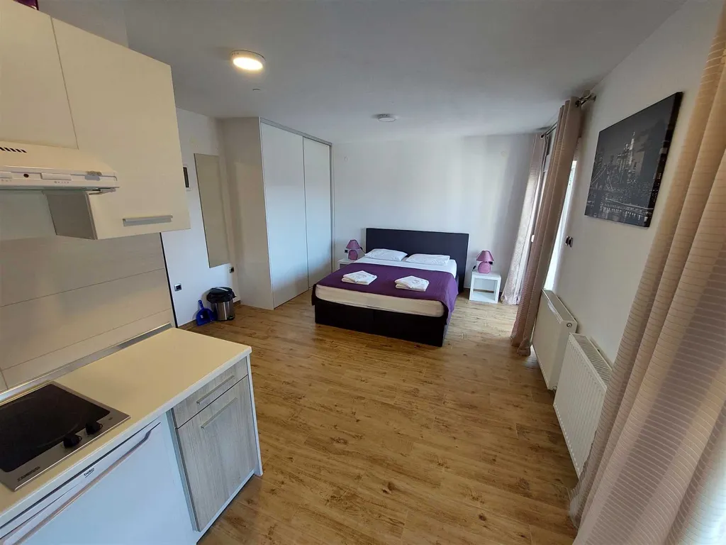 Vodice Studio Apartment with Balcony for 2