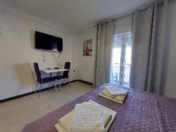 Vodice Studio Apartment with Balcony for 2