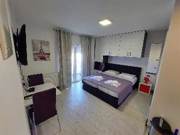 Vodice Studio Apartment with Balcony for 2