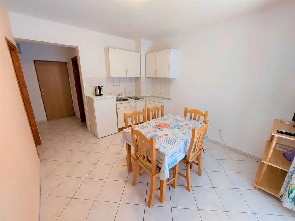 Two-Bedroom Apartment in Srima for Up to 4