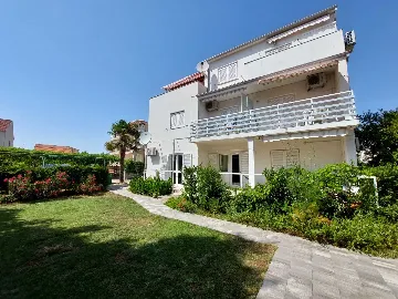 1-Bedroom Apartment in Srima, Vodice (Up to 4 Guests)
