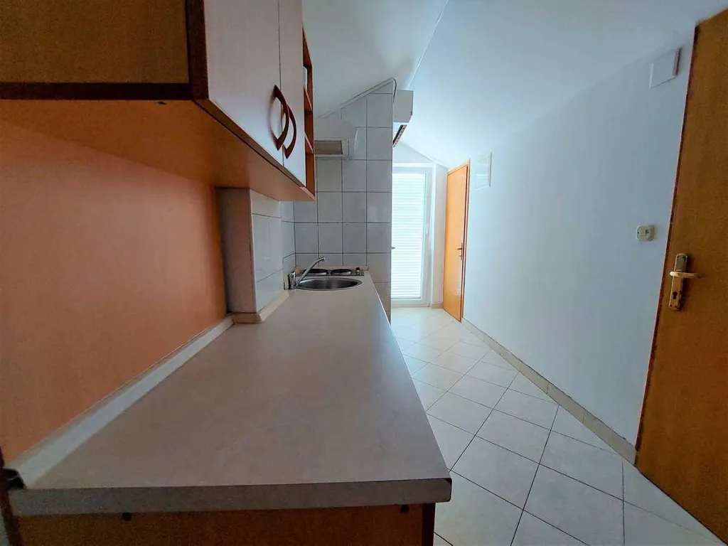 Top-Floor Studio Apartment in Srima, Vodice