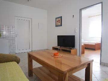 Vodice 2-Bedroom Apartment for Up to 5 Guests