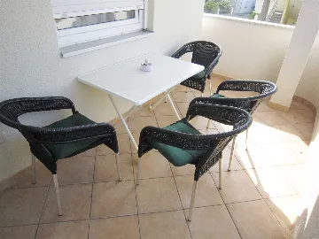 Vodice 2-Bedroom Apartment for Up to 5 Guests