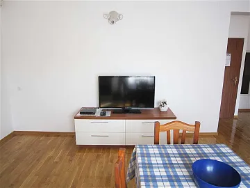 Two-Bedroom Apartment with Parking in Primošten