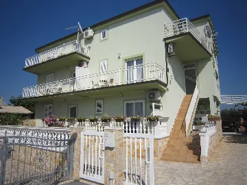 2-Bedroom Apartment in Vodice for Up to 4