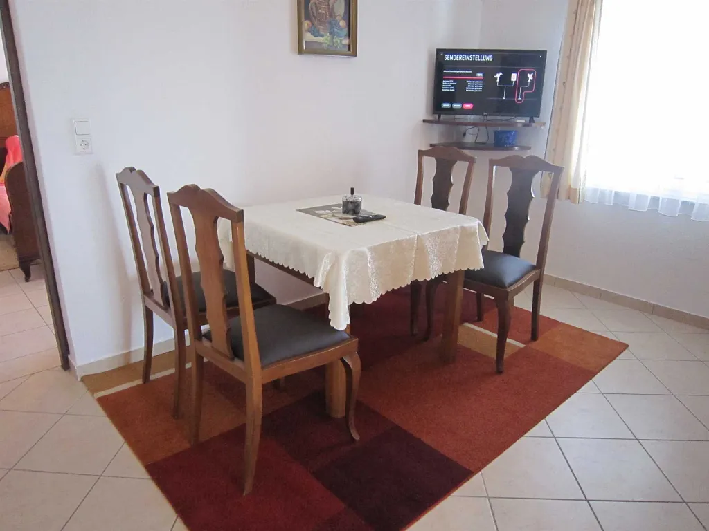 Vodice 2-Bedroom Apartment for 4 Guests
