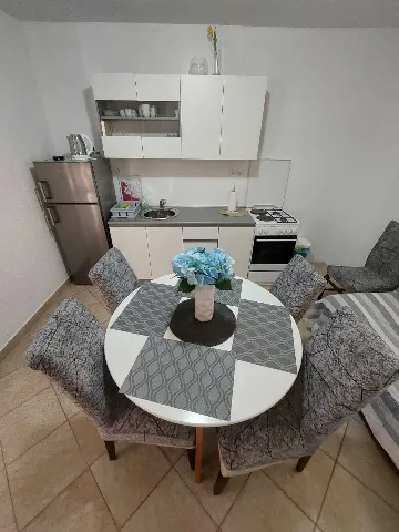Two-Bedroom Apartment in Primošten for Up to 5
