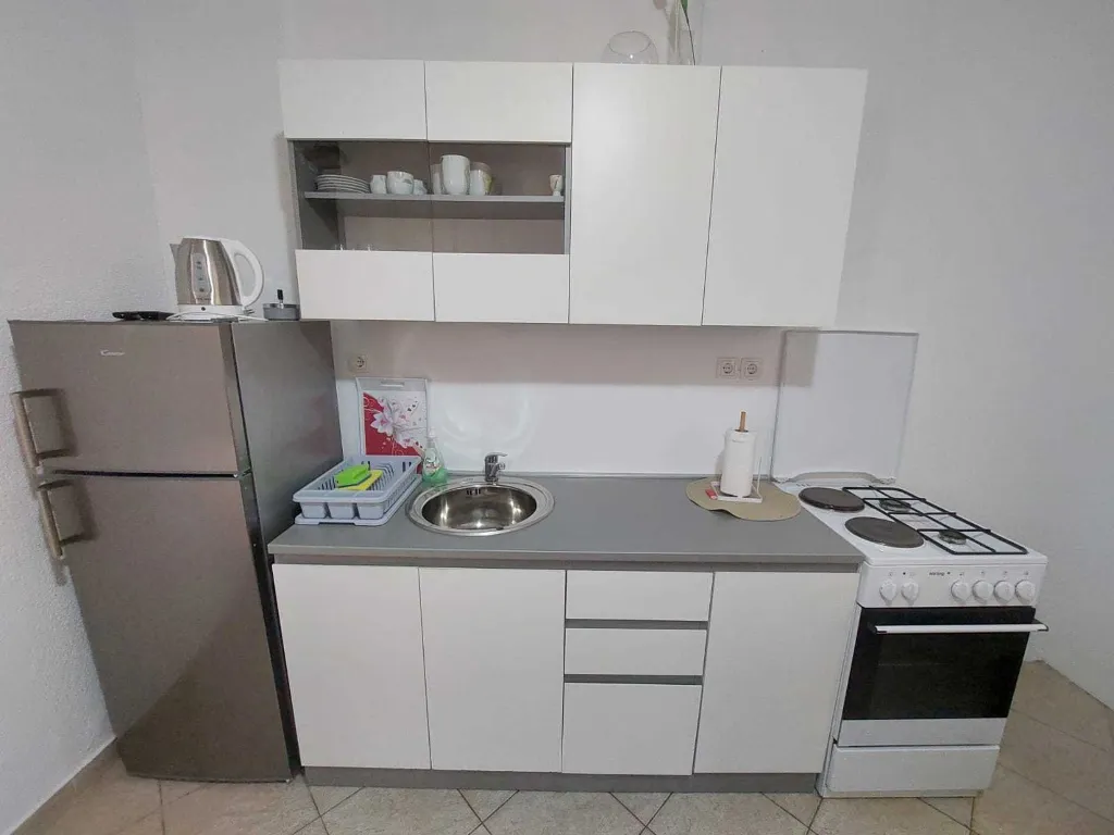 Two-Bedroom Apartment in Primošten for Up to 5