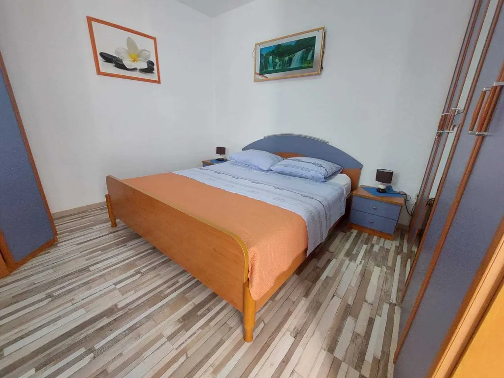 Two-Bedroom Apartment in Primošten for Up to 5
