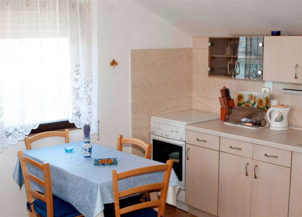 One-Bedroom Apartment in Prvić Luka for Up to 3