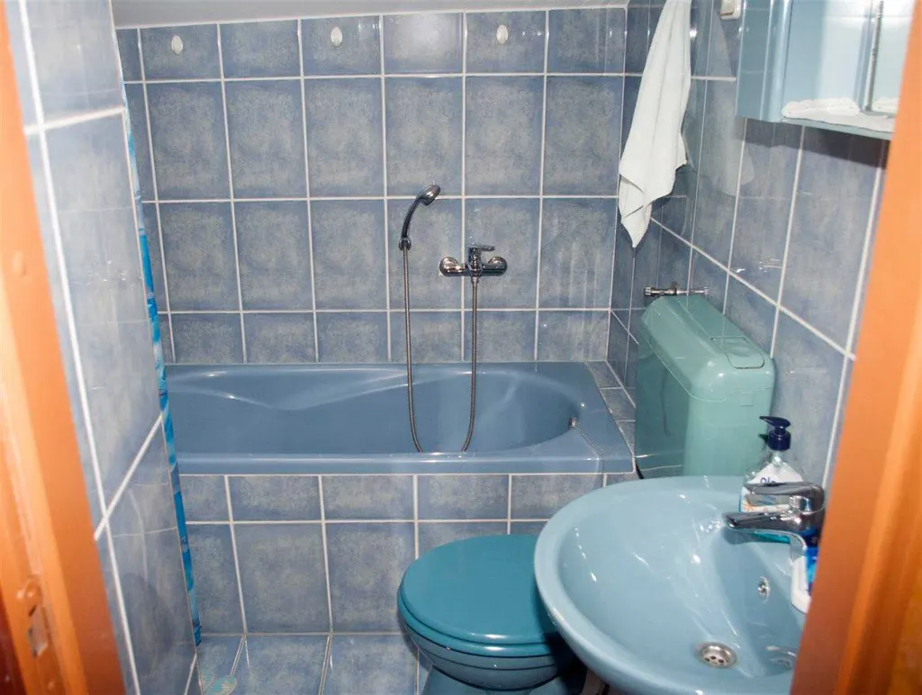 One-Bedroom Apartment in Prvić Luka for Up to 3