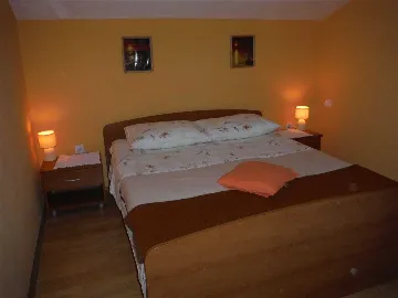 One-Bedroom Apartment in Prvić Luka for Up to 3